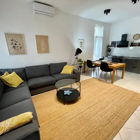 House Runa Apartman *